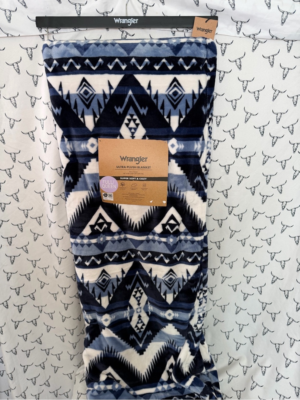 Wrangler Navy, Light Blue & White Geometric Plush Throw